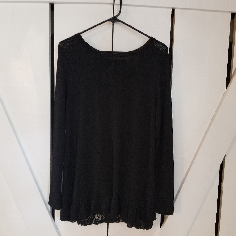 NWT! Grace & Emma Black Blouse - S